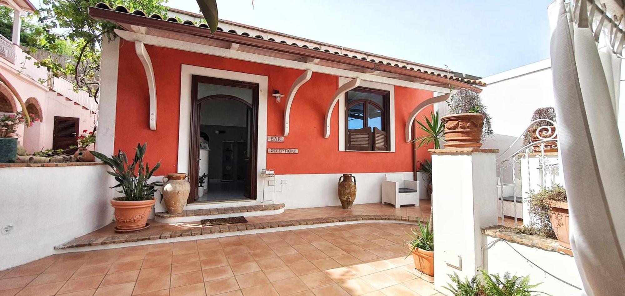 Relais Cala Dei Romani Hotel